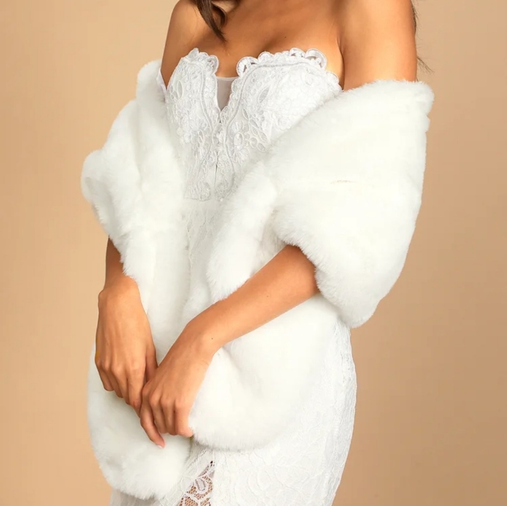 Elegant Faux Fur Scarf Wrap
